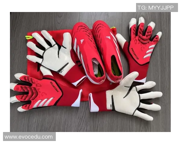 足球明星脚下的传奇鞋履探索与背后的故事揭秘